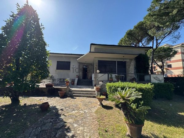 casa indipendente in vendita a Pisa in zona Porta a Lucca