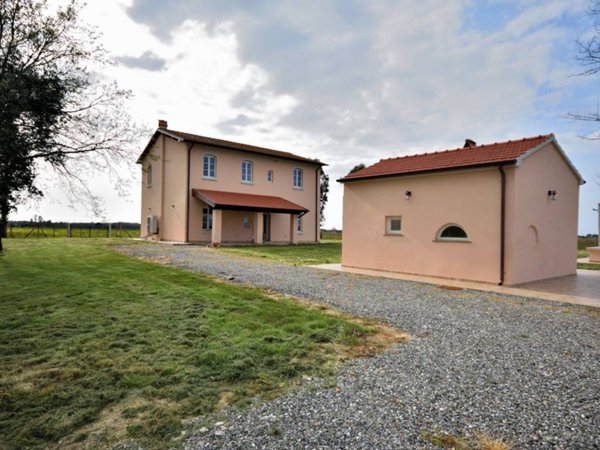 casa indipendente in vendita a Pisa in zona Coltano