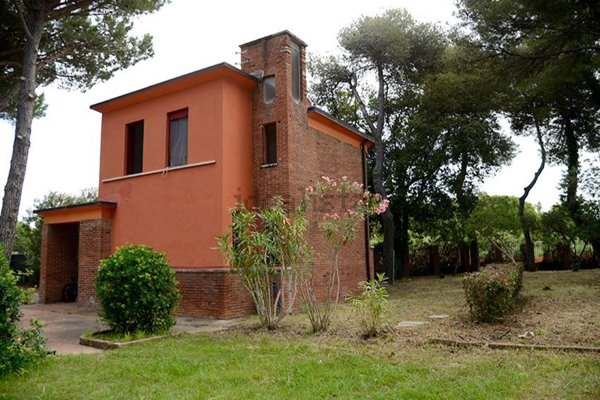 quadrivano in vendita a Pisa in zona Tirrenia