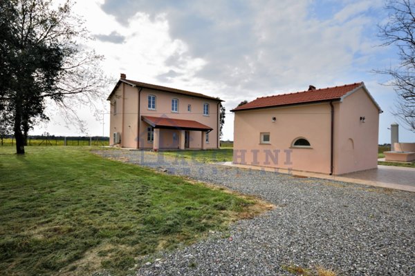 casa indipendente in vendita a Pisa in zona Coltano