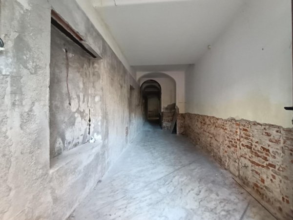 negozio in vendita a Pisa in zona Centro Storico