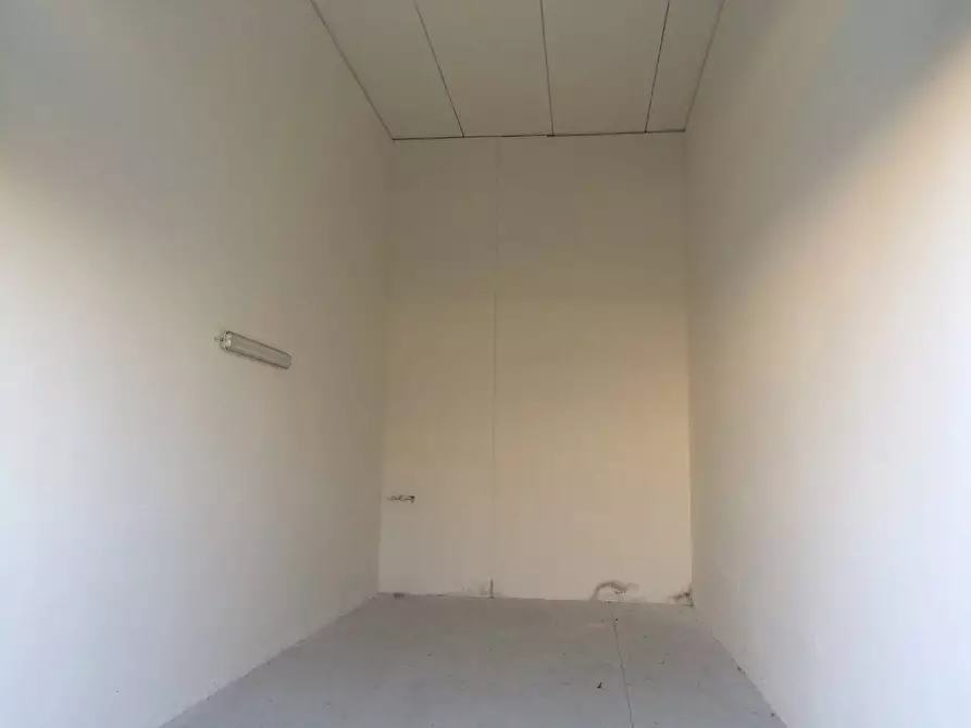 locale di sgombero in vendita a Pisa in zona Ospedaletto
