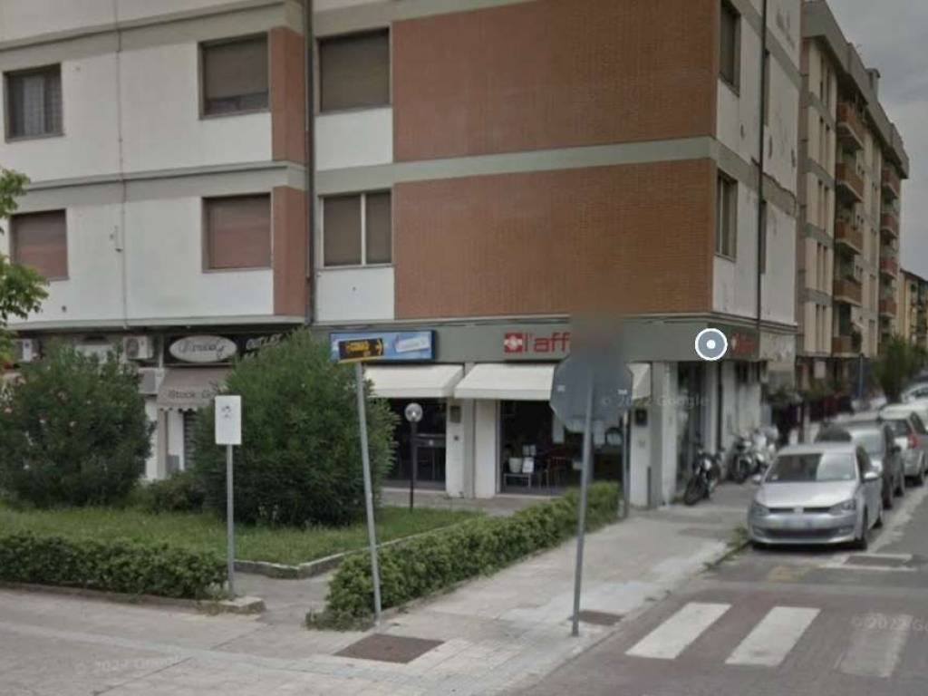 negozio in vendita a Pisa in zona Ingegneria
