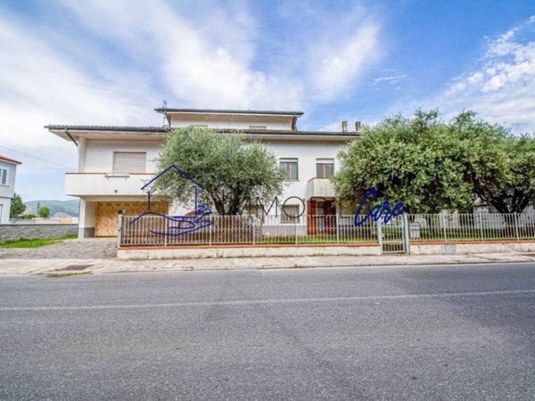 casa indipendente in vendita a Pisa in zona Porta a Lucca