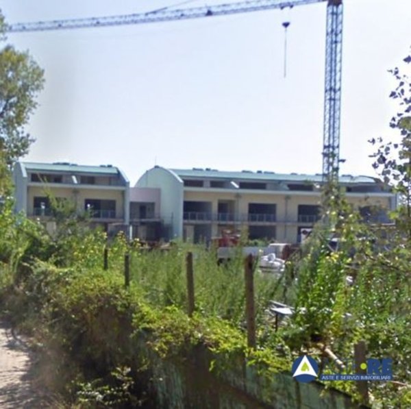 locale commerciale in vendita a Pisa in zona Tirrenia