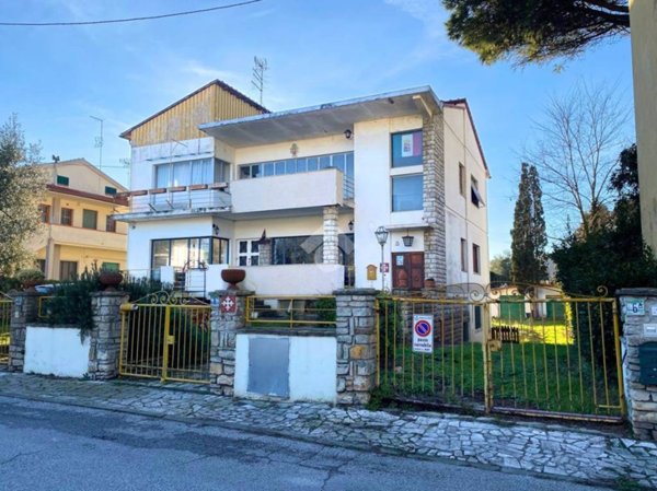 casa indipendente in vendita a Pisa in zona Tirrenia