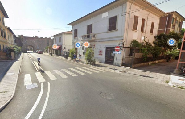 negozio in vendita a Pisa in zona Centro Storico