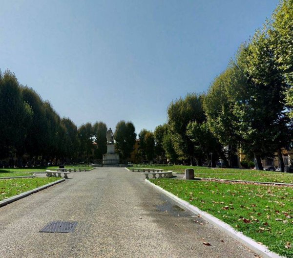 negozio in vendita a Pisa in zona Centro Storico