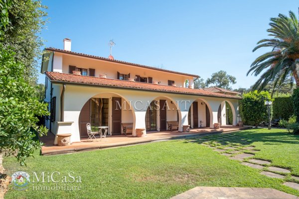 casa indipendente in vendita a Pisa in zona Tirrenia