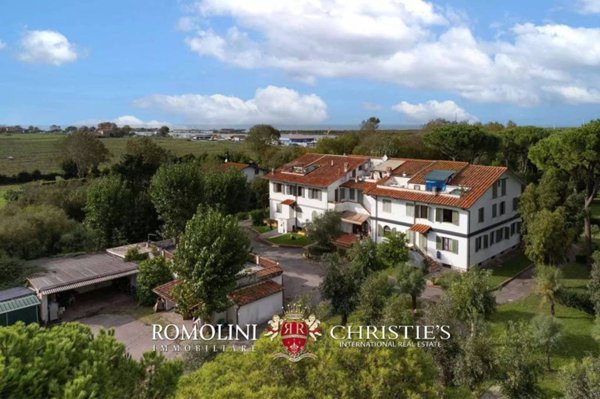 villa in vendita a Pisa in zona Marina di Pisa