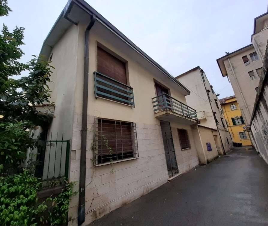 casa indipendente in vendita a Pisa