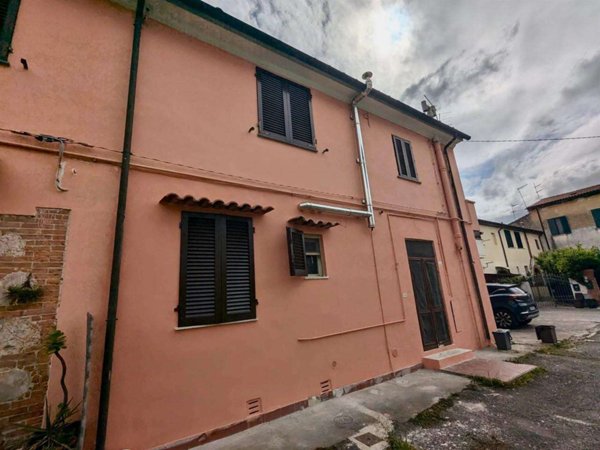 appartamento in vendita a Pisa in zona Oratoio