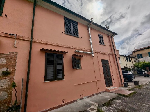appartamento in vendita a Pisa in zona Oratoio