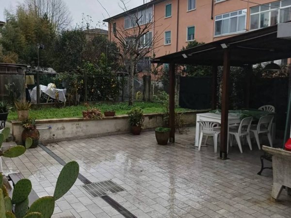 casa indipendente in vendita a Pisa in zona Porta a Lucca