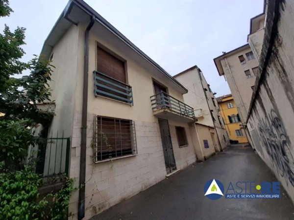casa indipendente in vendita a Pisa in zona Tribunale