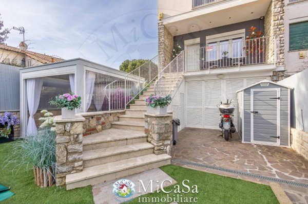 casa indipendente in vendita a Pisa in zona Tirrenia