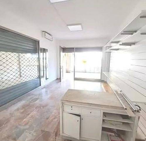 negozio in vendita a Pisa in zona Tirrenia