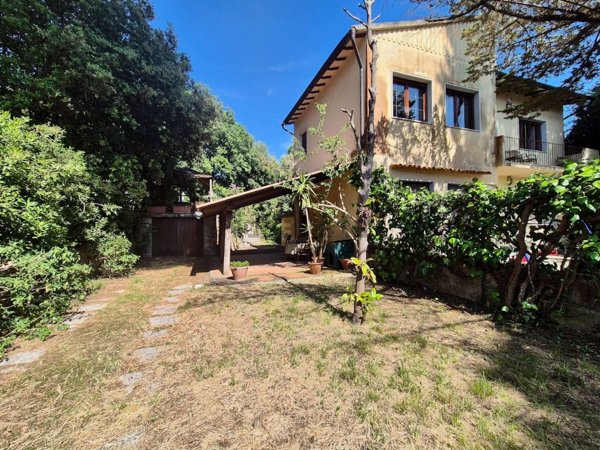 casa indipendente in vendita a Pisa in zona Tirrenia
