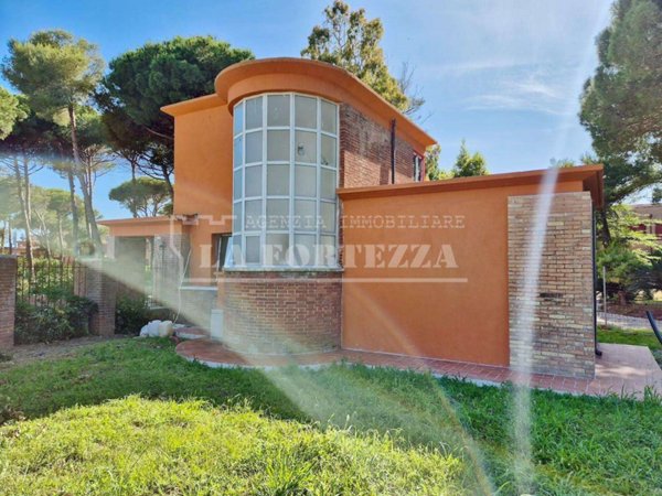 casa indipendente in vendita a Pisa in zona Calambrone