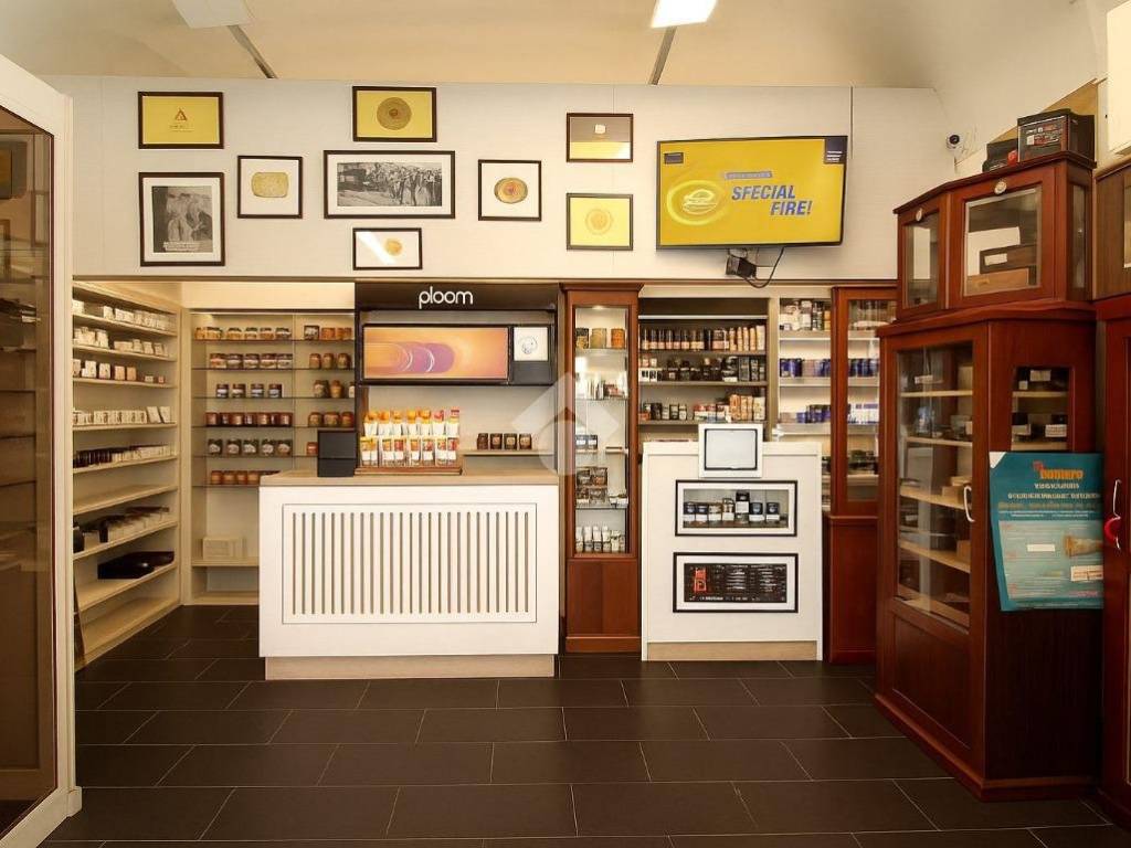 negozio in vendita a Pisa in zona Quartiere San Giusto