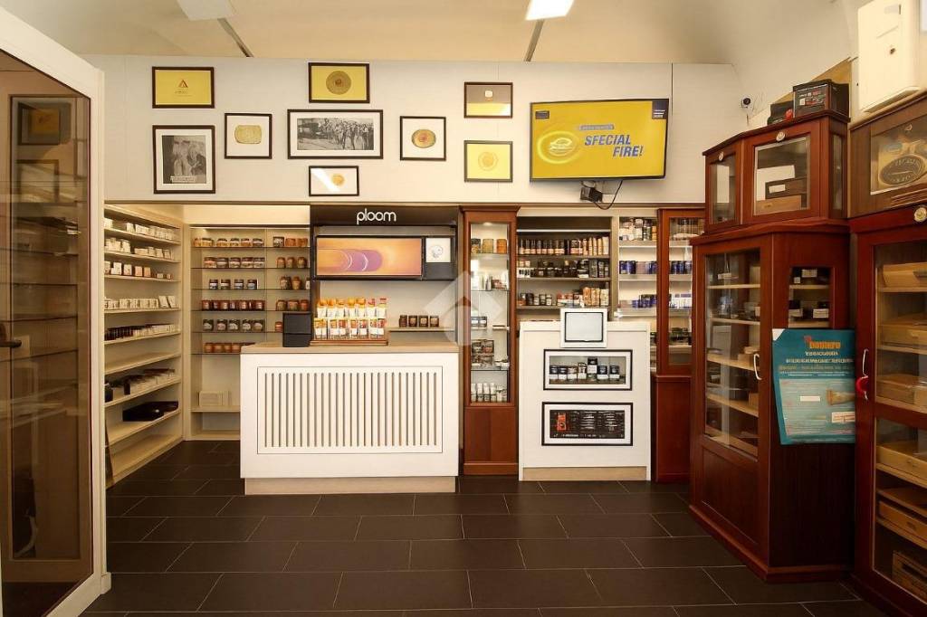 negozio in vendita a Pisa in zona Quartiere San Giusto