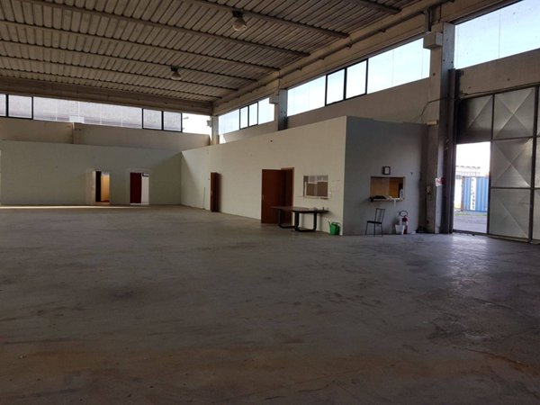 negozio in vendita a Pisa in zona Centro Storico