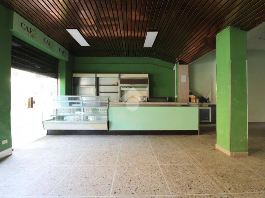 negozio in vendita a Pisa in zona Porta a Mare