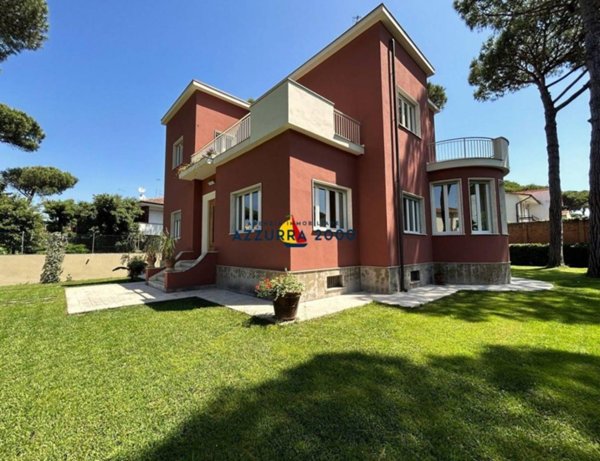 casa indipendente in vendita a Pisa in zona Tirrenia