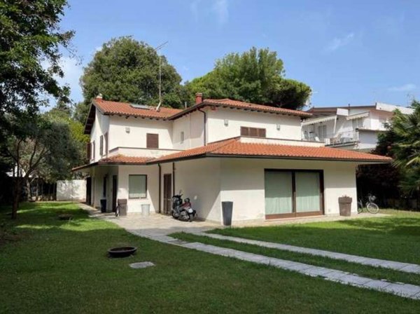 casa indipendente in vendita a Pisa in zona Tirrenia