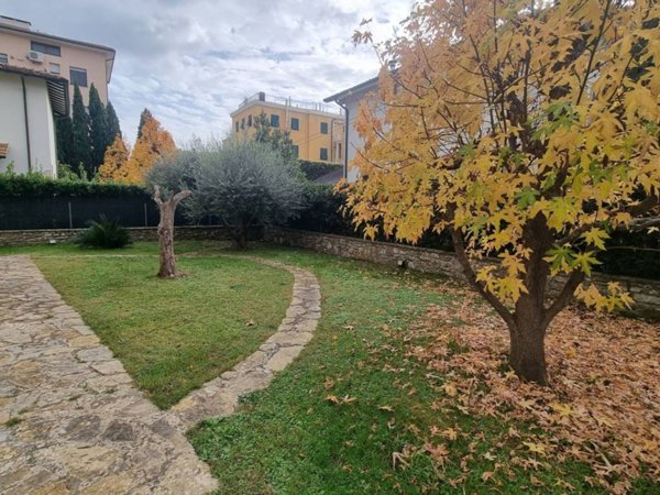 casa indipendente in vendita a Pisa in zona Ingegneria