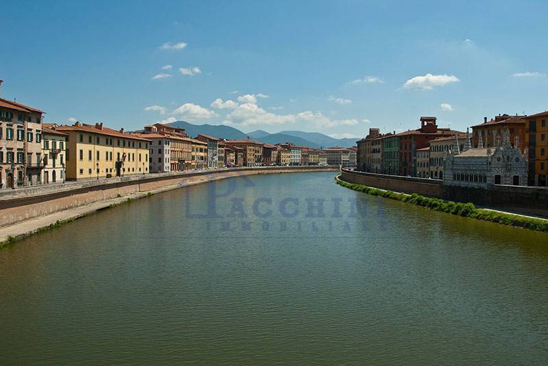 locale commerciale in vendita a Pisa in zona Centro Storico