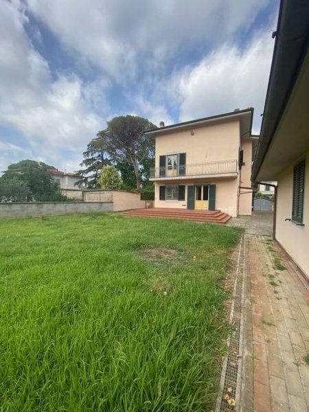 casa indipendente in vendita a Pisa in zona Porta a Lucca