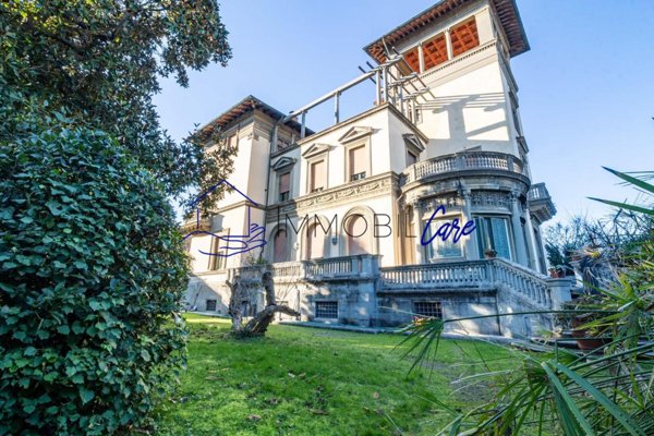 villa in vendita a Pisa in zona Lungarni