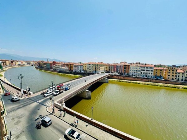 appartamento in vendita a Pisa in zona Lungarni