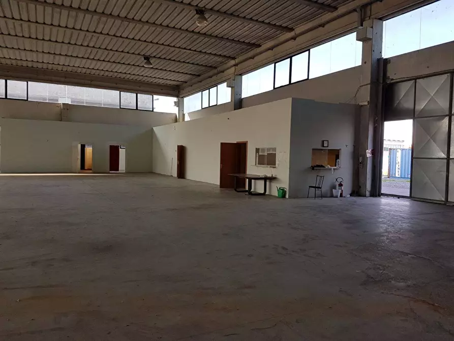 negozio in vendita a Pisa in zona Centro Storico