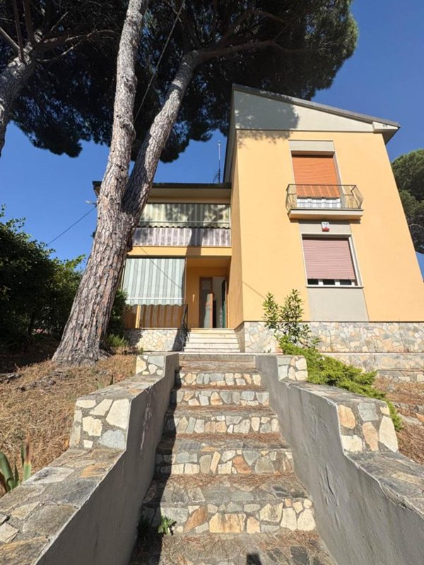 casa indipendente in vendita a Pisa in zona Tirrenia