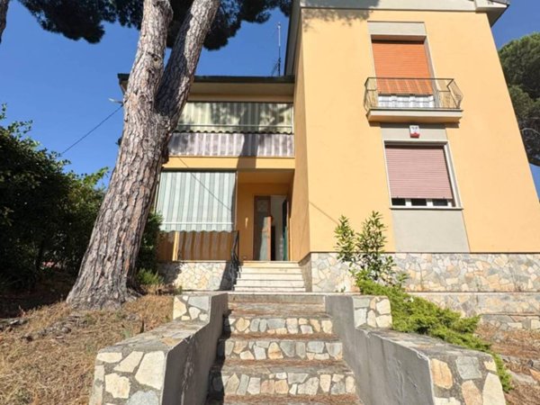 casa indipendente in vendita a Pisa in zona Tirrenia