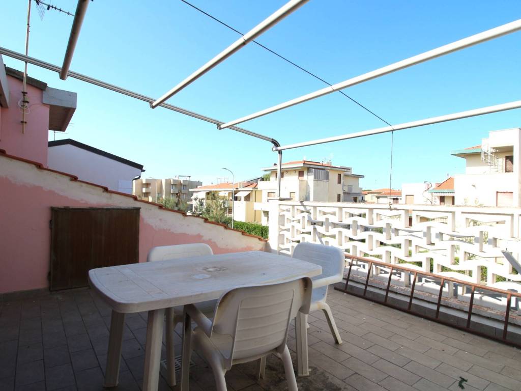 casa indipendente in vendita a Pisa in zona Tirrenia