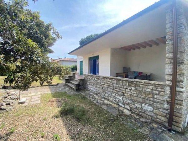 casa indipendente in vendita a Pisa in zona Tirrenia