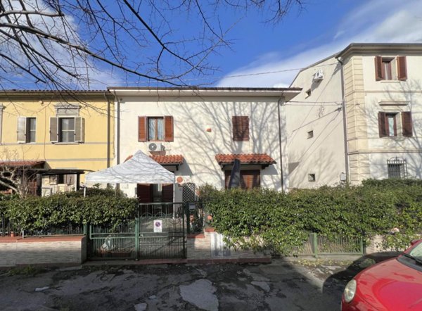 casa indipendente in vendita a Pisa in zona Riglione