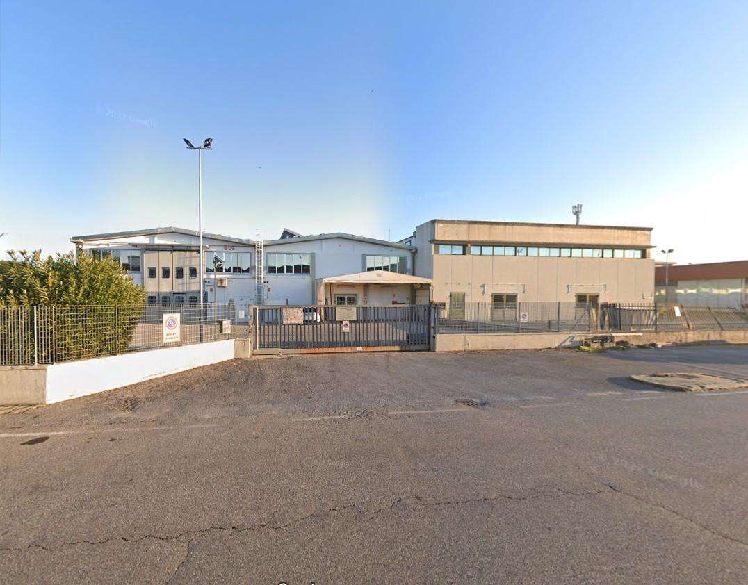 capannone in vendita a Pisa in zona Tribunale