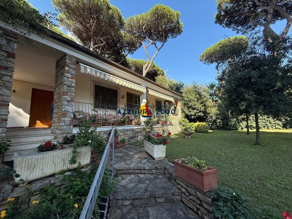 casa indipendente in vendita a Pisa in zona Tirrenia