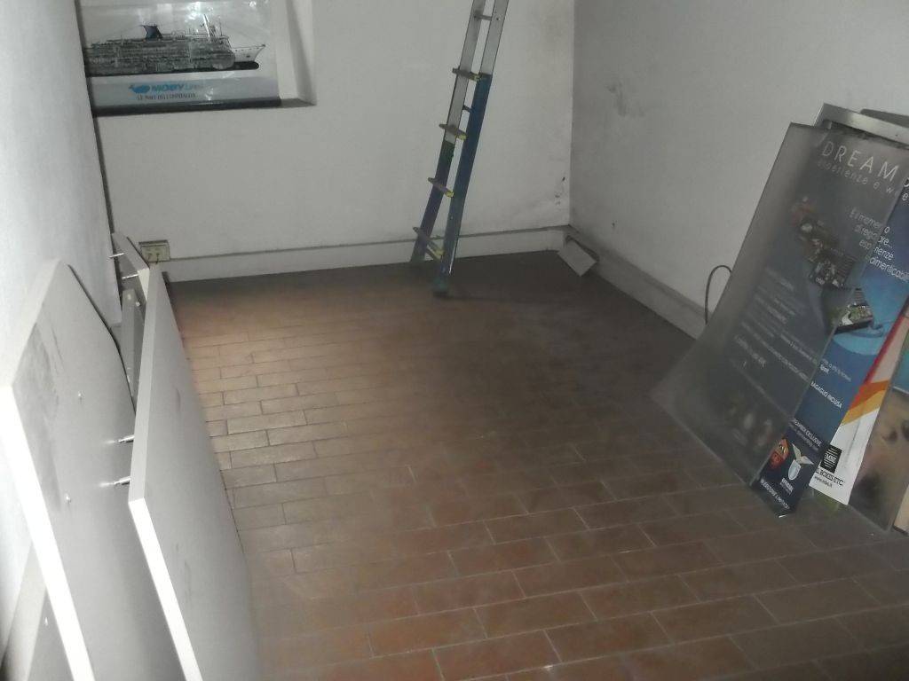 negozio in vendita a Pisa in zona Centro Storico