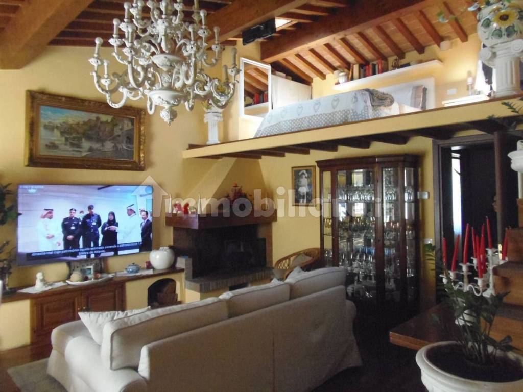 casa indipendente in vendita a Pisa in zona Porta a Lucca