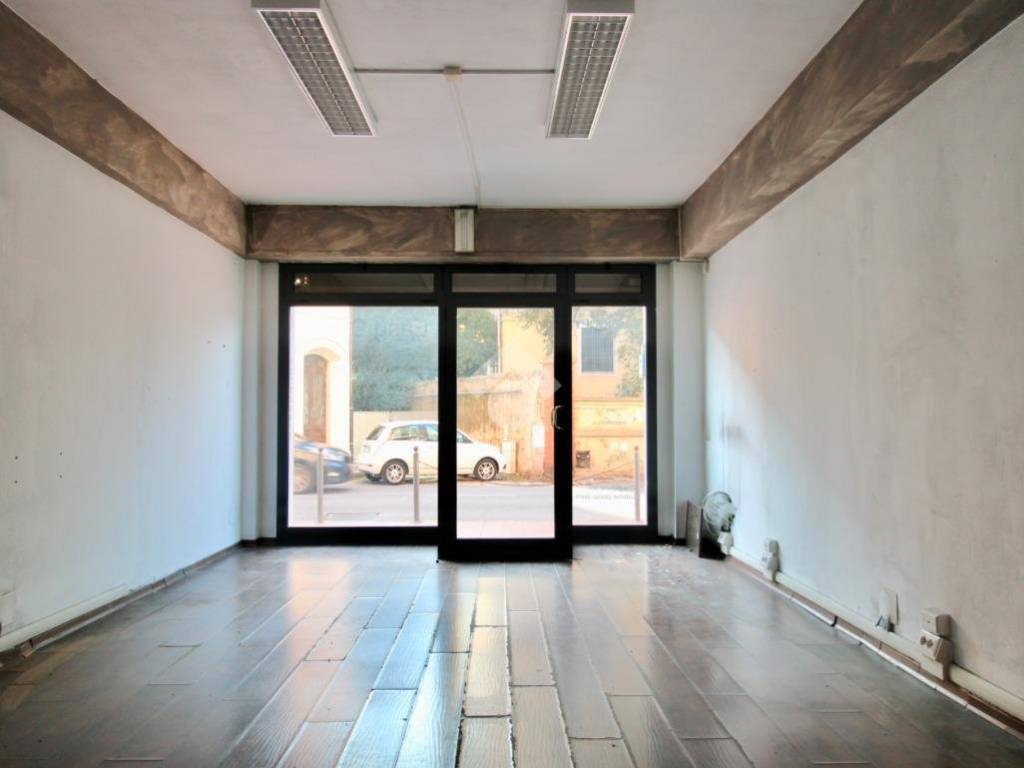 negozio in vendita a Pisa in zona Le Piagge