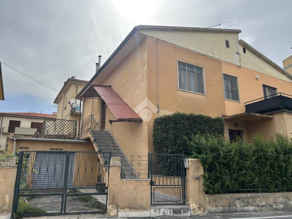 casa indipendente in vendita a Pisa in zona Porta a Lucca
