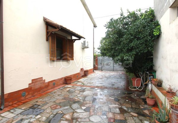 casa indipendente in vendita a Pisa in zona Porta Nuova