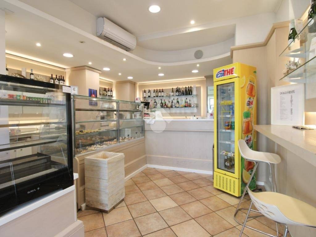 negozio in vendita a Pisa in zona Quartiere Sant'Antonio