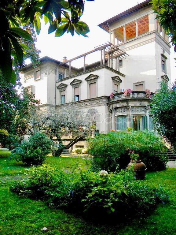 villa in vendita a Pisa in zona Porta a Mare