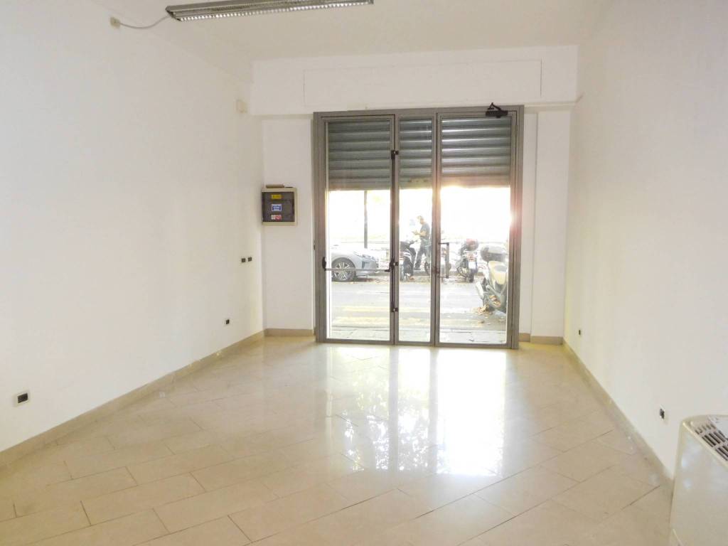 negozio in vendita a Pisa in zona Quartiere San Francesco